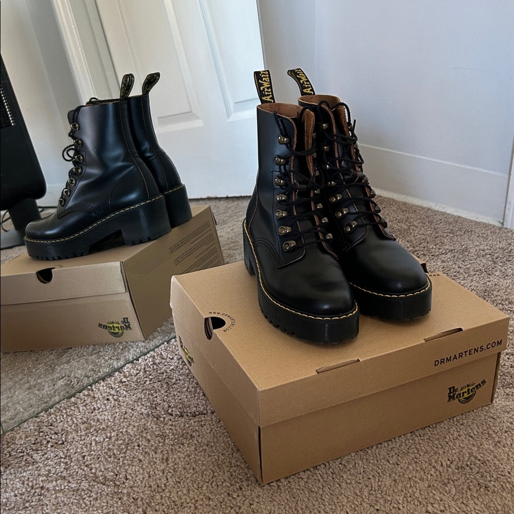 Dr Marten Leona combat boot